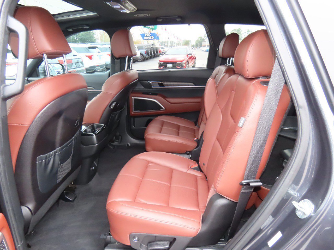 Used 2024 Kia Telluride EX w/ EX Captain's Chair Package image 21