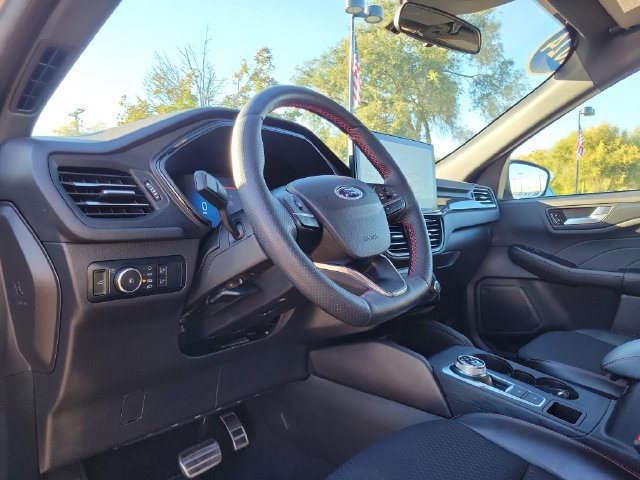 Certified 2024 Ford Escape ST-Line Select w/ Tech Pack #1 AWD/4WD image 10