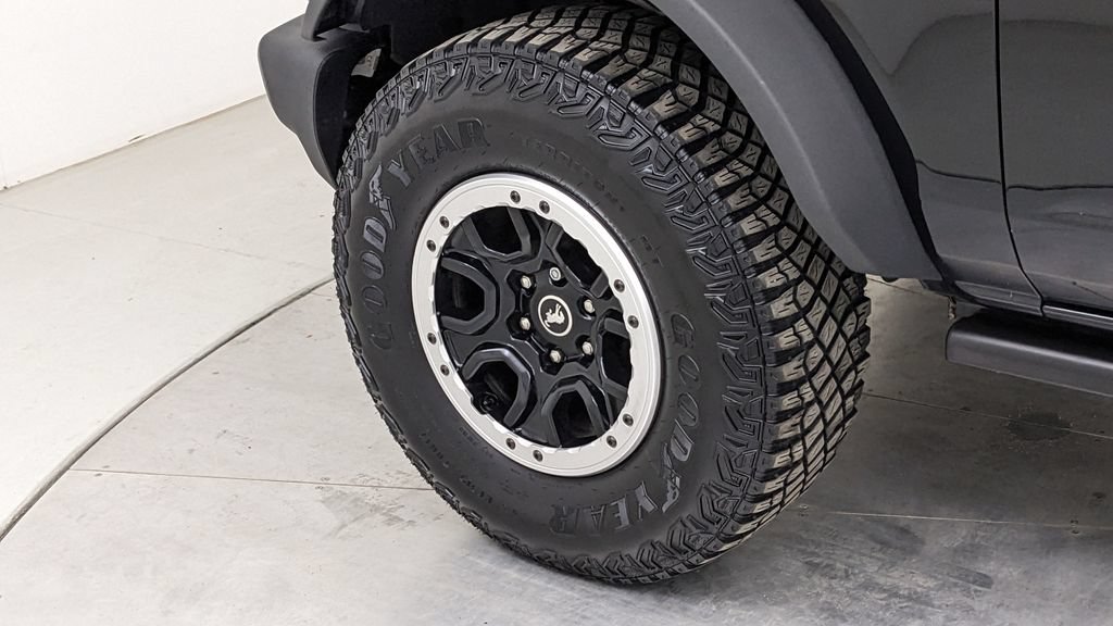Certified 2023 Ford Bronco Big Bend w/ Sasquatch Package AWD/4WD image 4