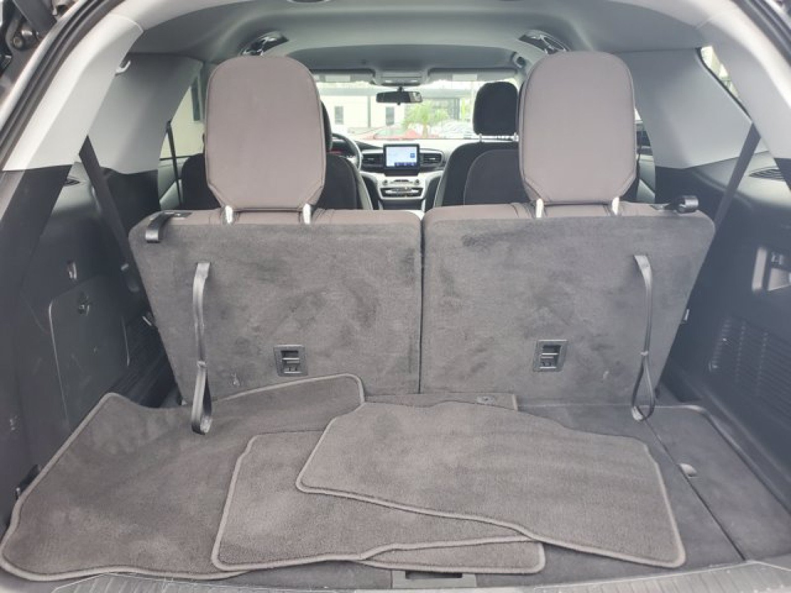 Certified 2022 Ford Explorer XLT w/ Class IV Trailer Tow Package AWD/4WD image 8
