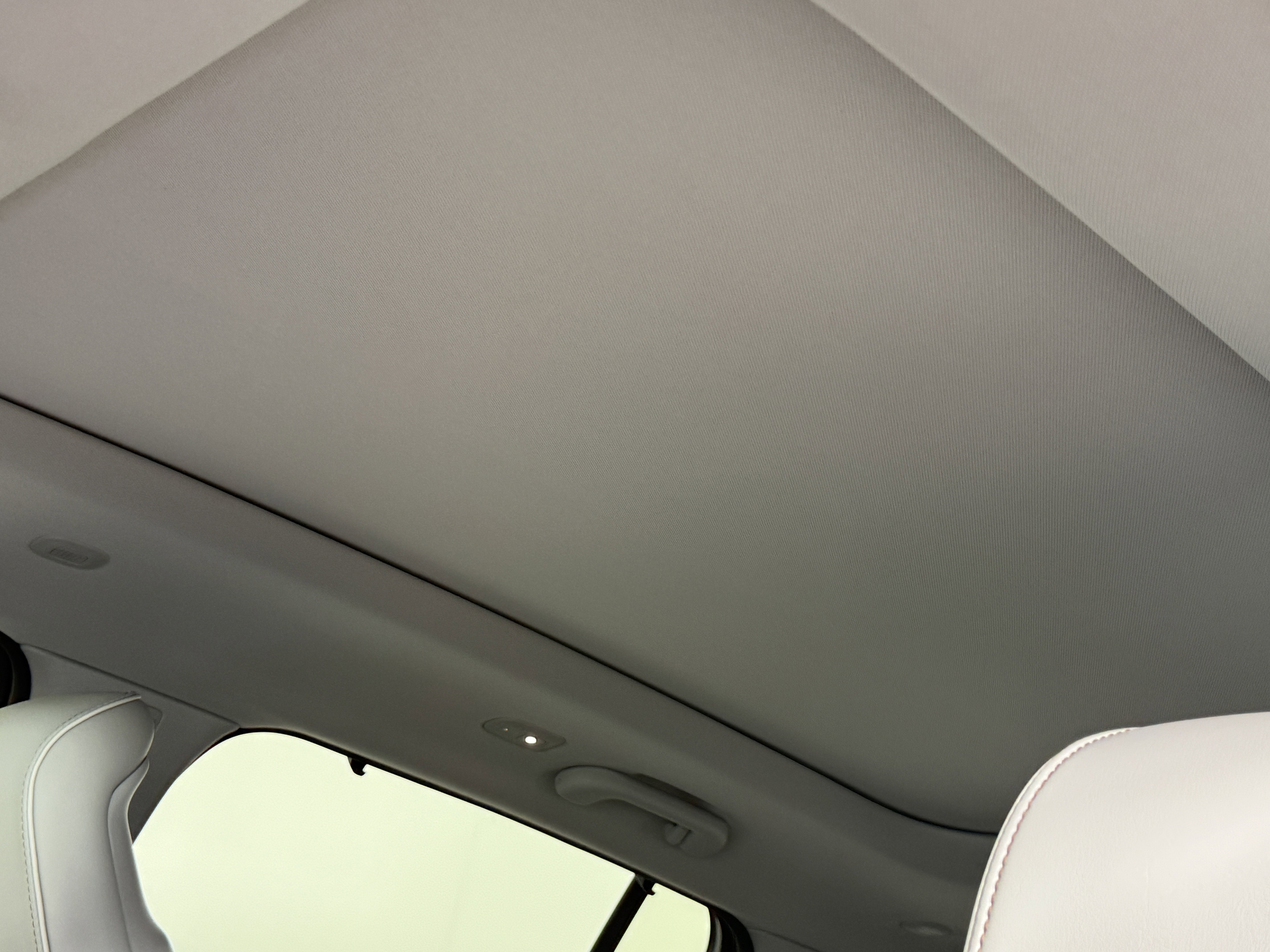 Used 2022 Jeep Grand Cherokee Overland w/ Adv Protech Group III image 18