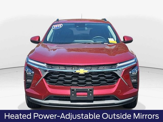 Used 2025 Chevrolet Trax LT w/ LT Convenience Package FWD image 18