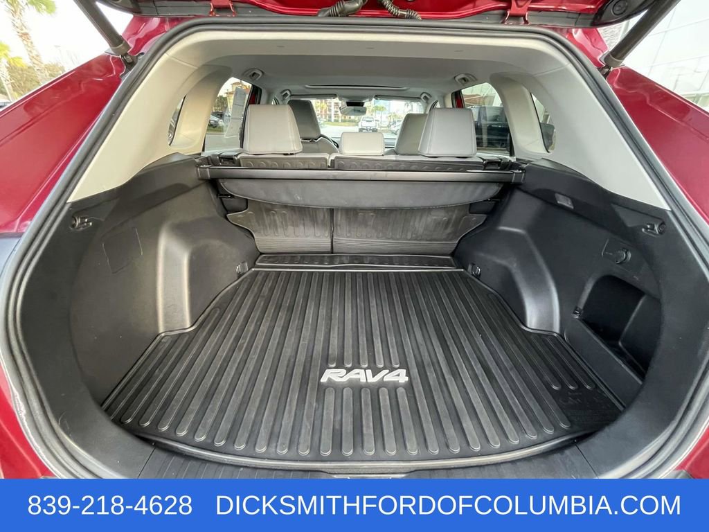 Used 2020 Toyota RAV4 XLE Premium image 10