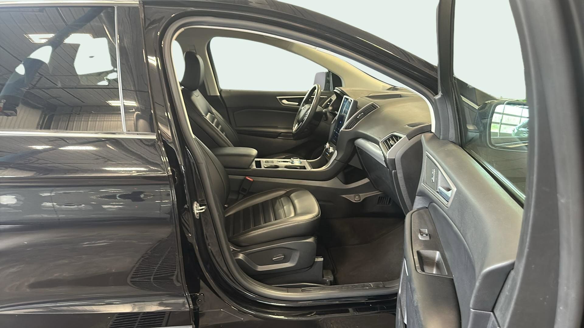 Certified 2022 Ford Edge SEL image 17