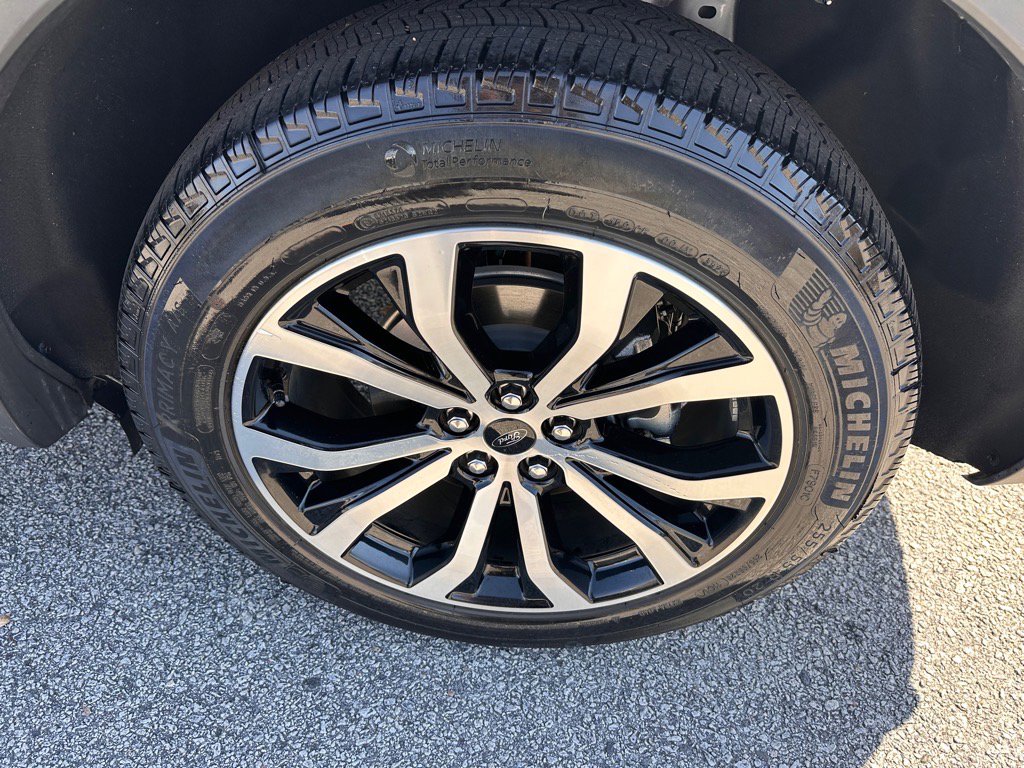 Certified 2025 Ford Explorer ST-Line image 27