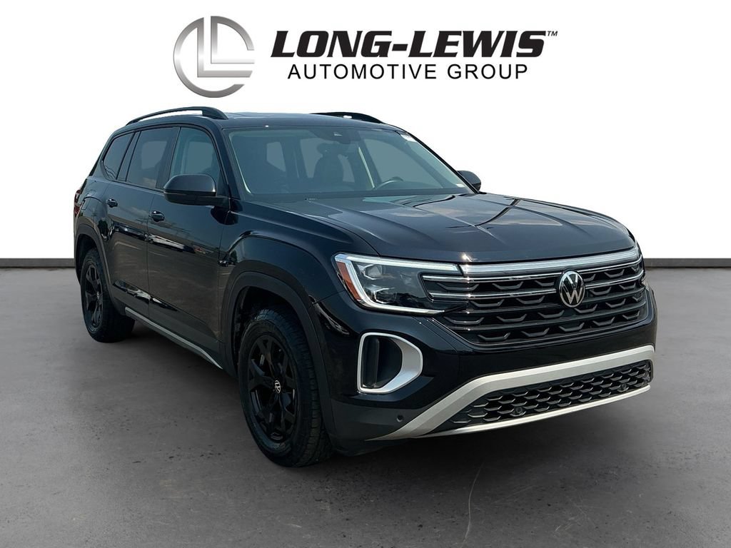 Used 2024 Volkswagen Atlas Peak Edition SE AWD/4WD image 10
