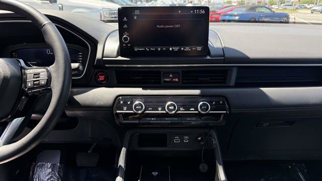 Used 2025 Honda Pilot Elite image 18