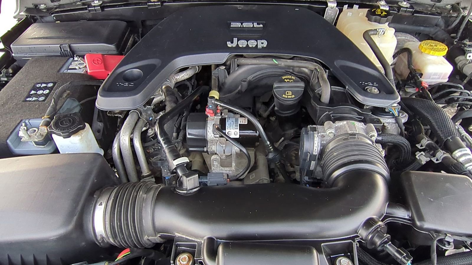 Used 2020 Jeep Wrangler Unlimited Rubicon w/ Dual Top Group image 15