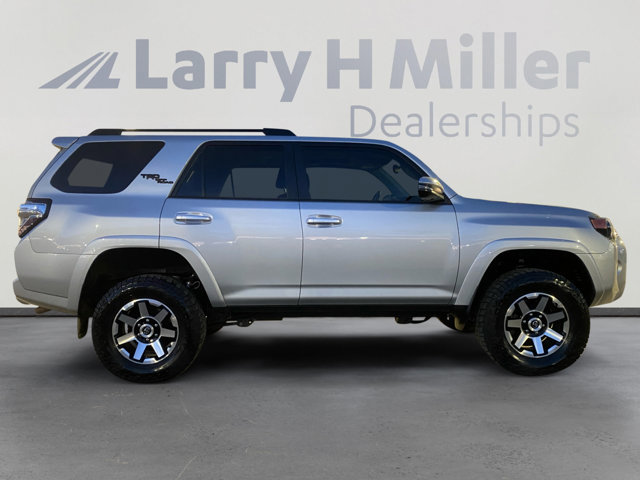 Used 2021 Toyota 4Runner TRD Off-Road Premium w/ Moonroof Package AWD/4WD image 6