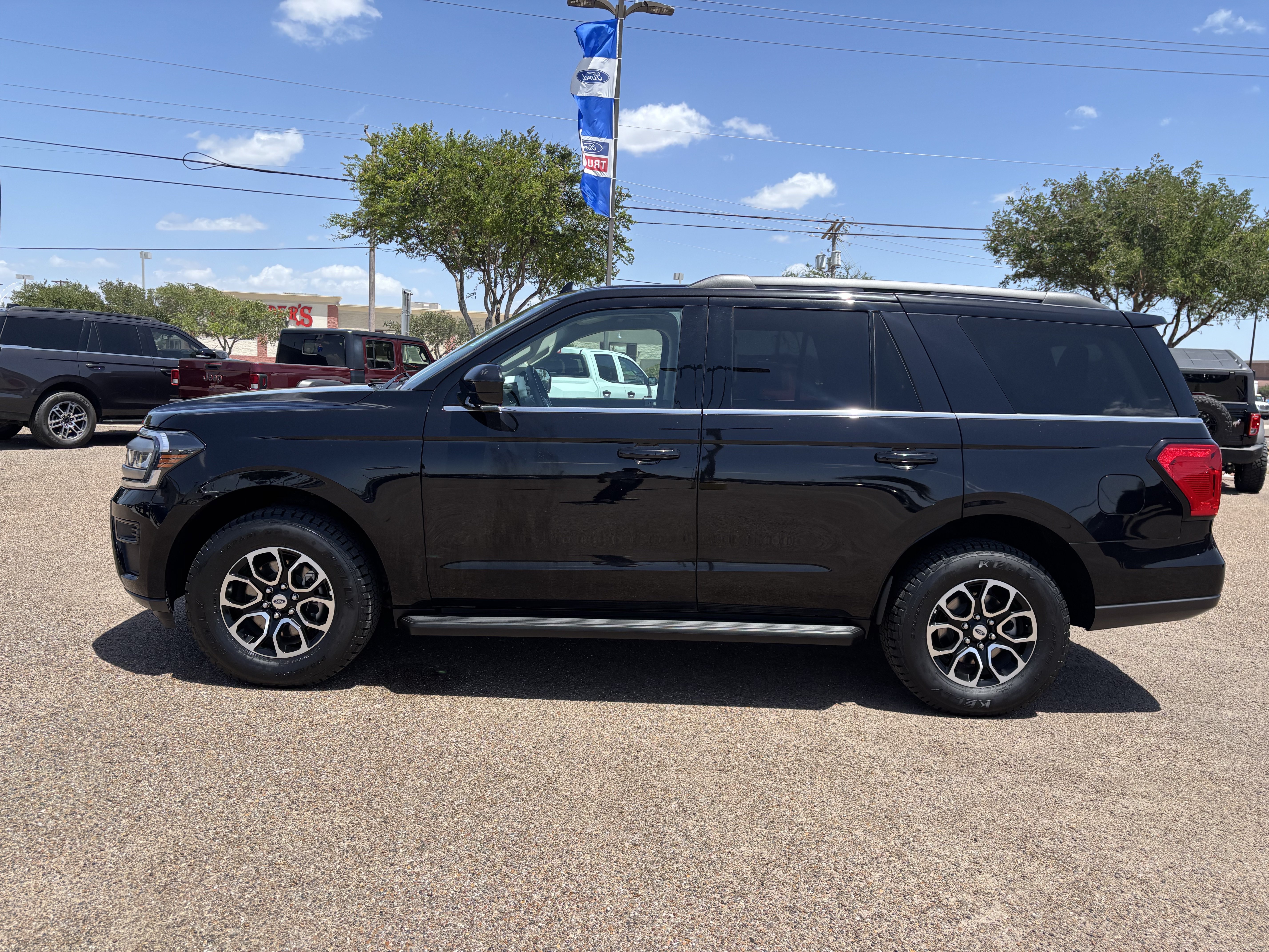Certified 2023 Ford Expedition XLT RWD image 2