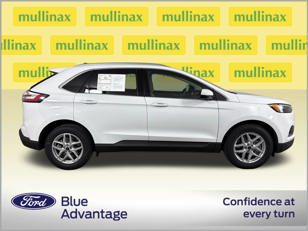 Certified 2023 Ford Edge SEL w/ Convenience Package AWD/4WD image 2