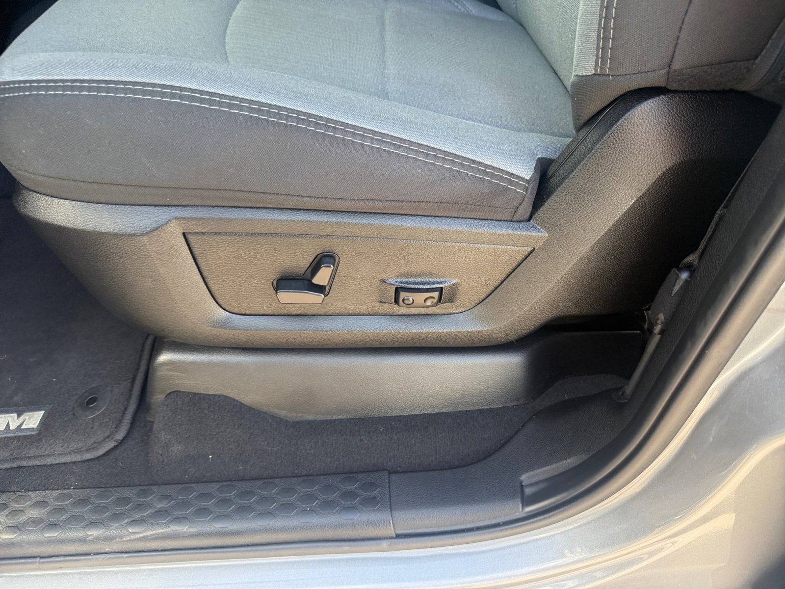 Used 2024 RAM 2500 Big Horn w/ Bed Utility Group AWD/4WD image 15