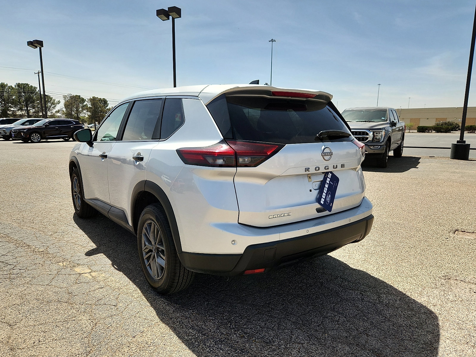 Used 2024 Nissan Rogue S image 3