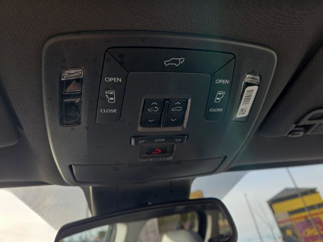 Used 2024 Toyota Sienna XSE AWD/4WD image 35