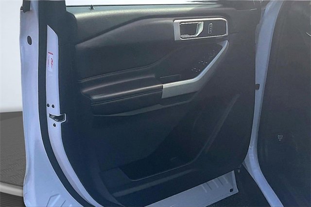 Certified 2021 Ford Explorer XLT w/ Equipment Group 202A image 22