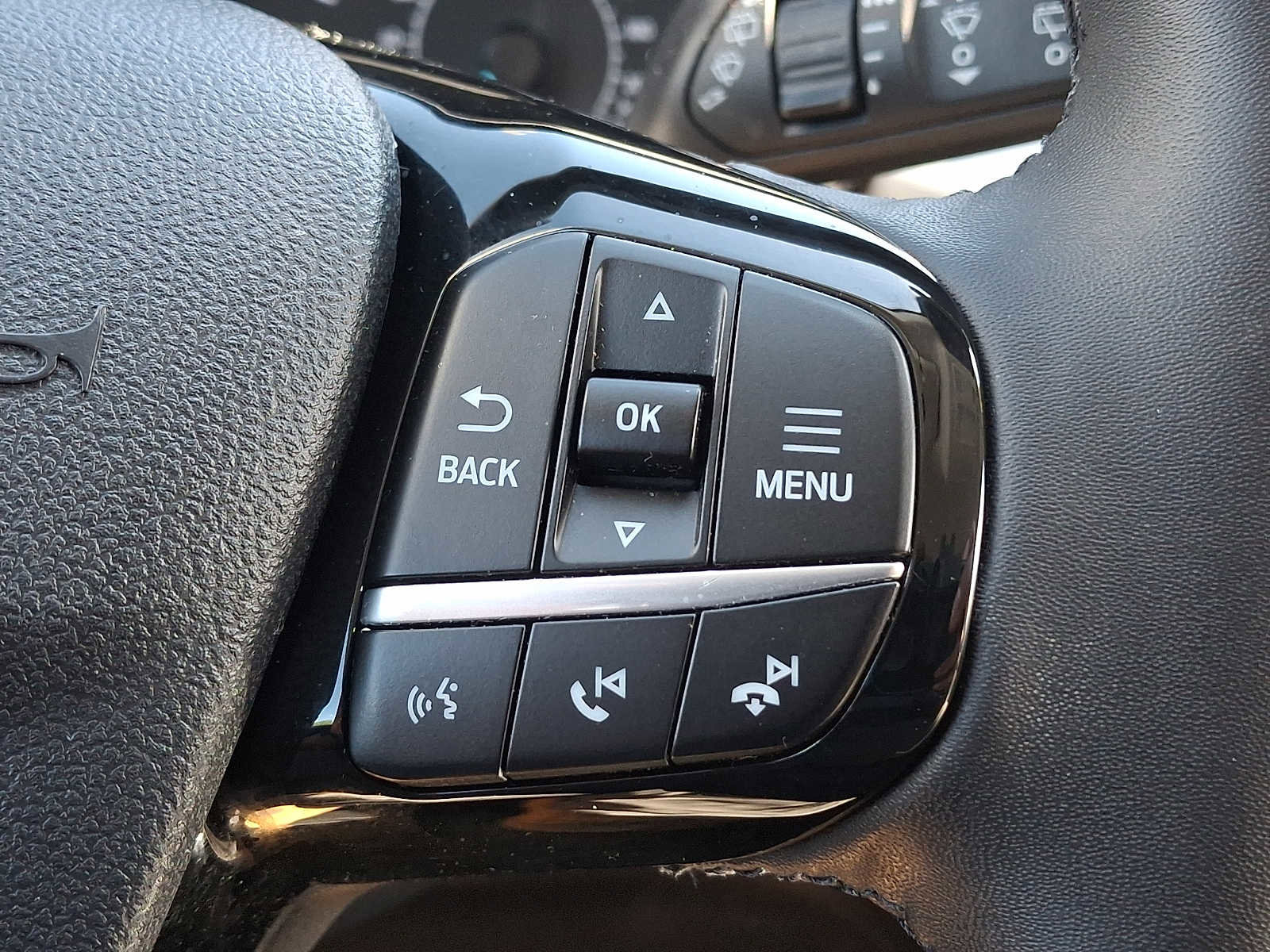 Certified 2022 Ford Escape SE w/ Cold Weather Package AWD/4WD image 21