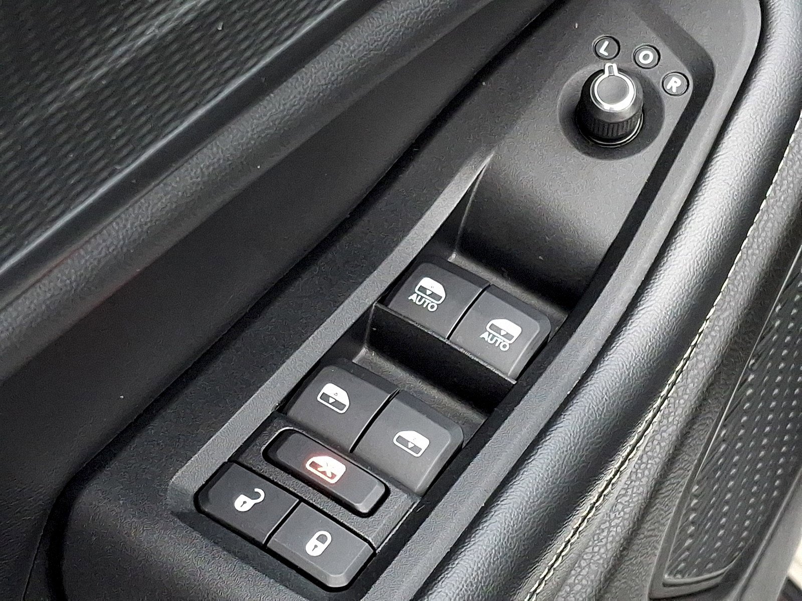 Used 2023 Jeep Grand Cherokee L Laredo image 25