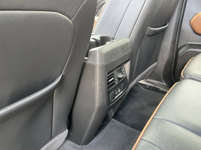 Used 2024 GMC Canyon AT4 w/ LPO, Off Road Lift Package AWD/4WD image 13