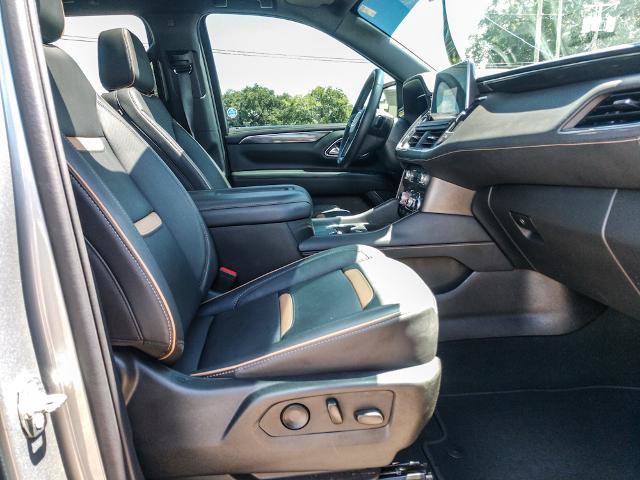 Used 2023 GMC Yukon XL AT4 w/ AT4 Premium Plus Package AWD/4WD image 12