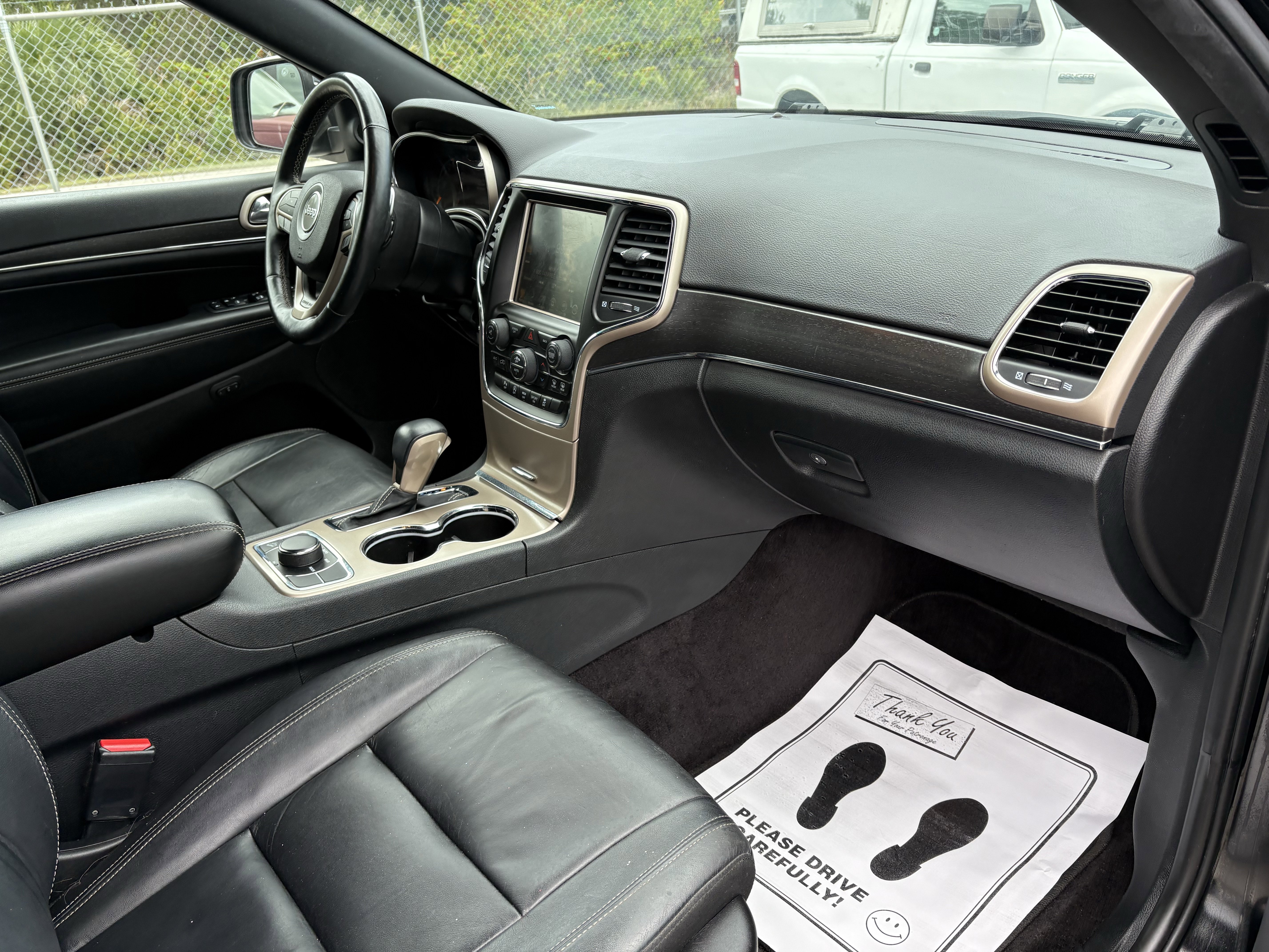 Used 2017 Jeep Grand Cherokee Limited image 13