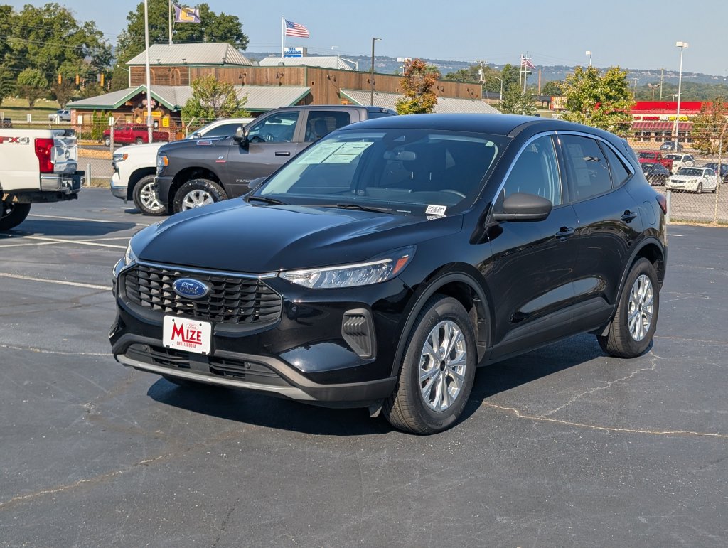 Certified 2023 Ford Escape Active w/ Tech Pack #1 AWD/4WD image 3