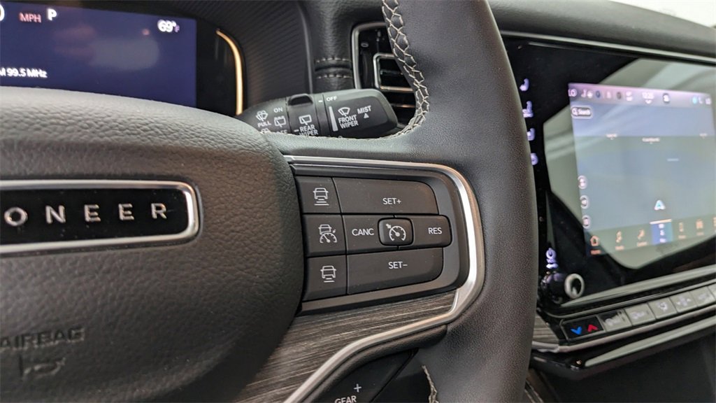 Used 2024 Jeep Wagoneer Series III image 35