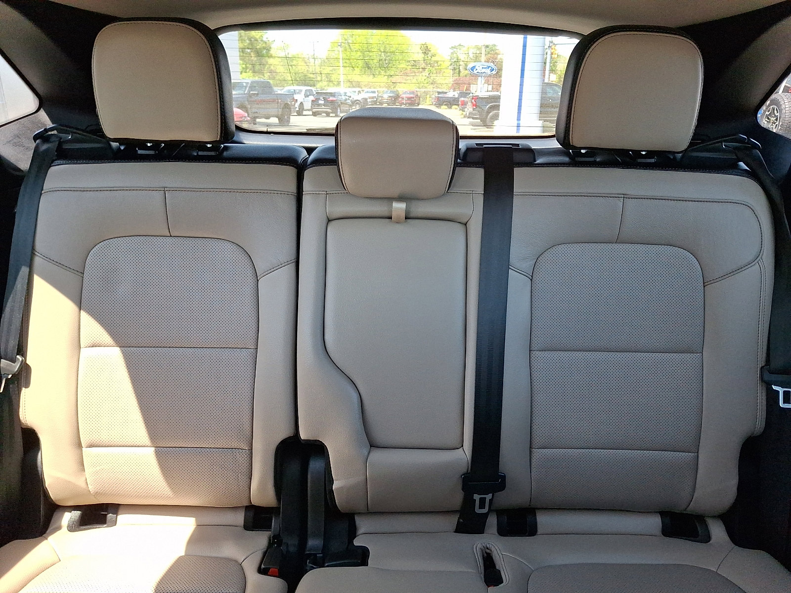Certified 2020 Ford Escape Titanium AWD/4WD image 19