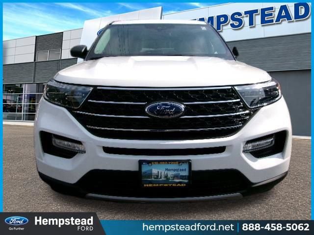 Certified 2023 Ford Explorer XLT w/ Equipment Group 202A AWD/4WD image 2