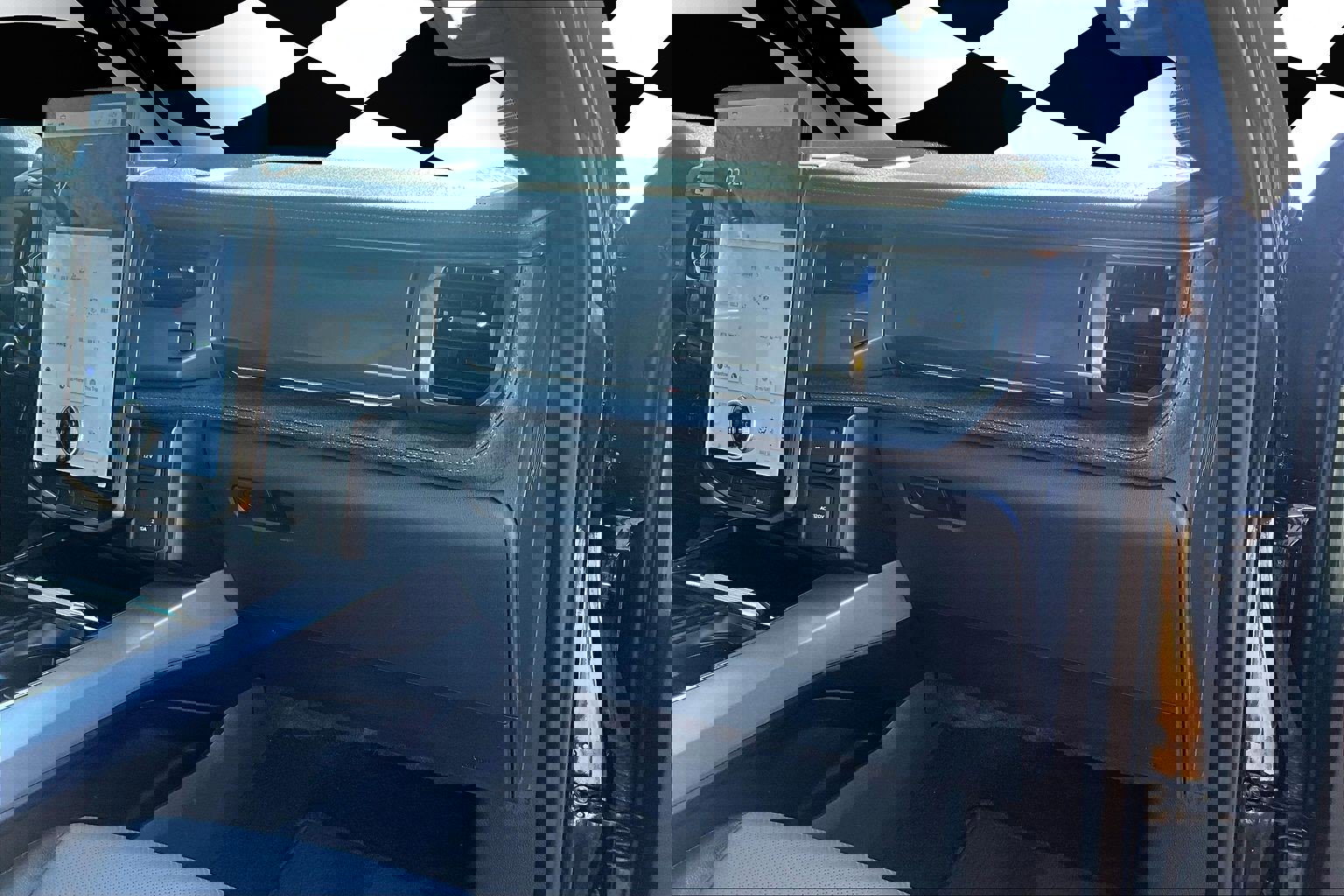 Certified 2023 Ford F150 Lightning Lariat w/ Equipment Group 511A High image 16