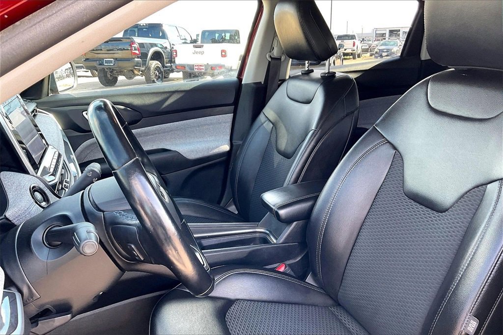 Used 2022 Jeep Compass Latitude w/ Convenience Group image 18