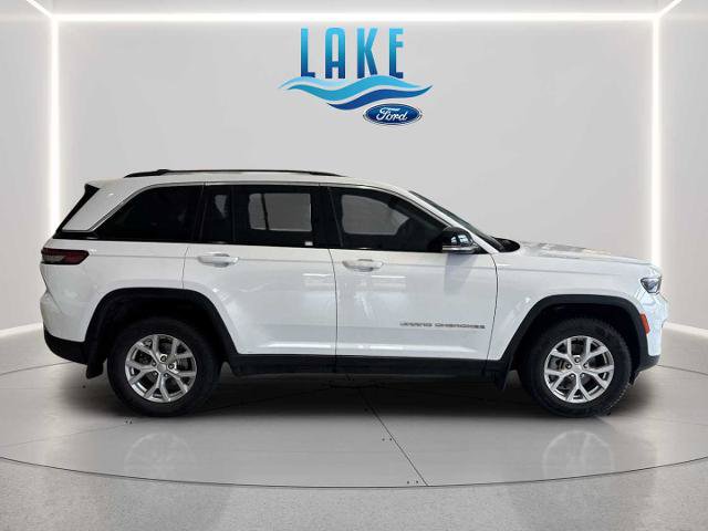 Used 2023 Jeep Grand Cherokee Limited AWD/4WD image 2