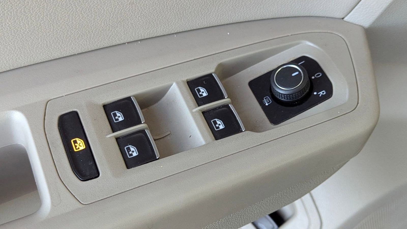 Used 2018 Volkswagen Atlas SEL w/ R-Line Package image 23