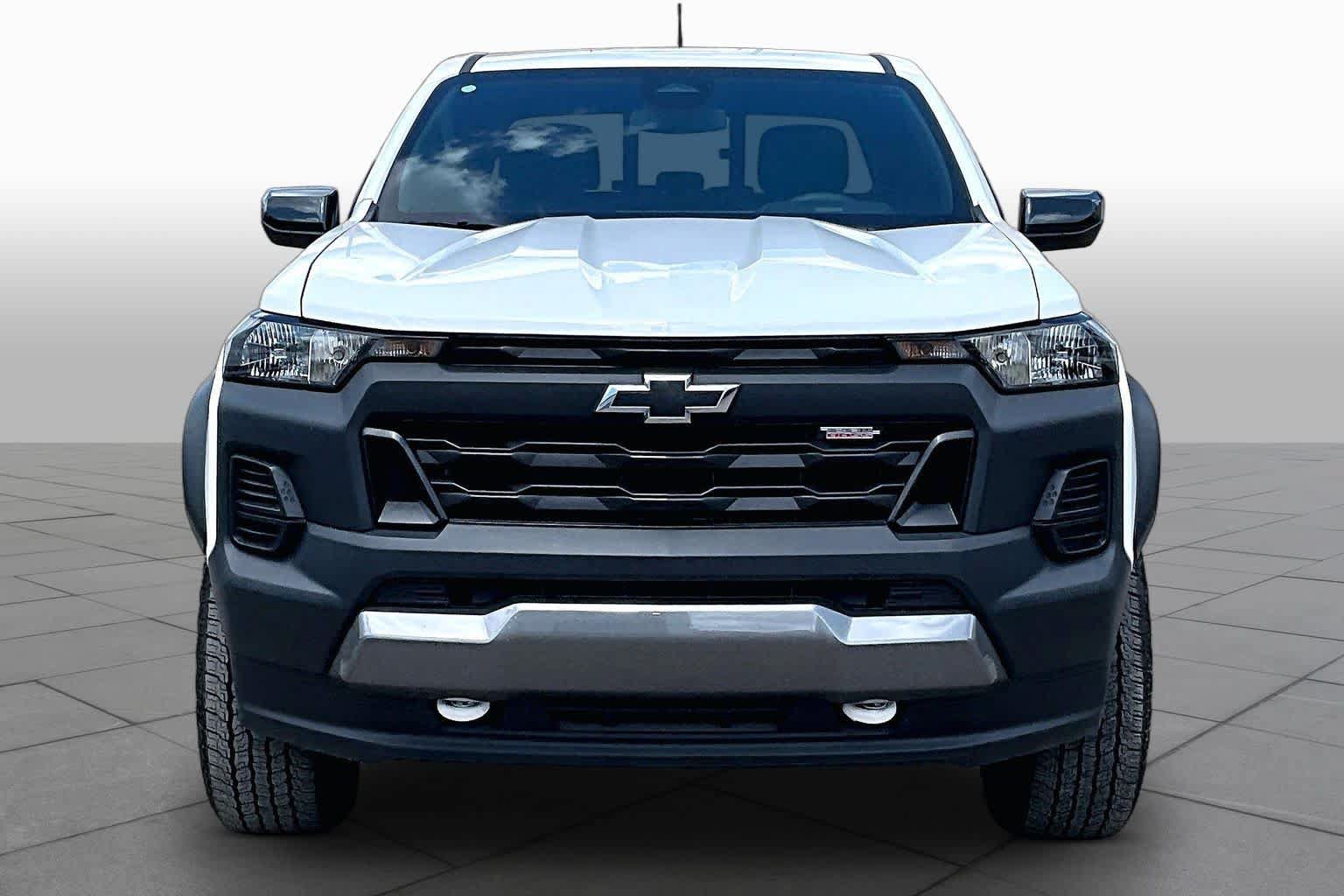 Used 2024 Chevrolet Colorado Trail Boss w/ Advanced Trailering Package AWD/4WD image 6