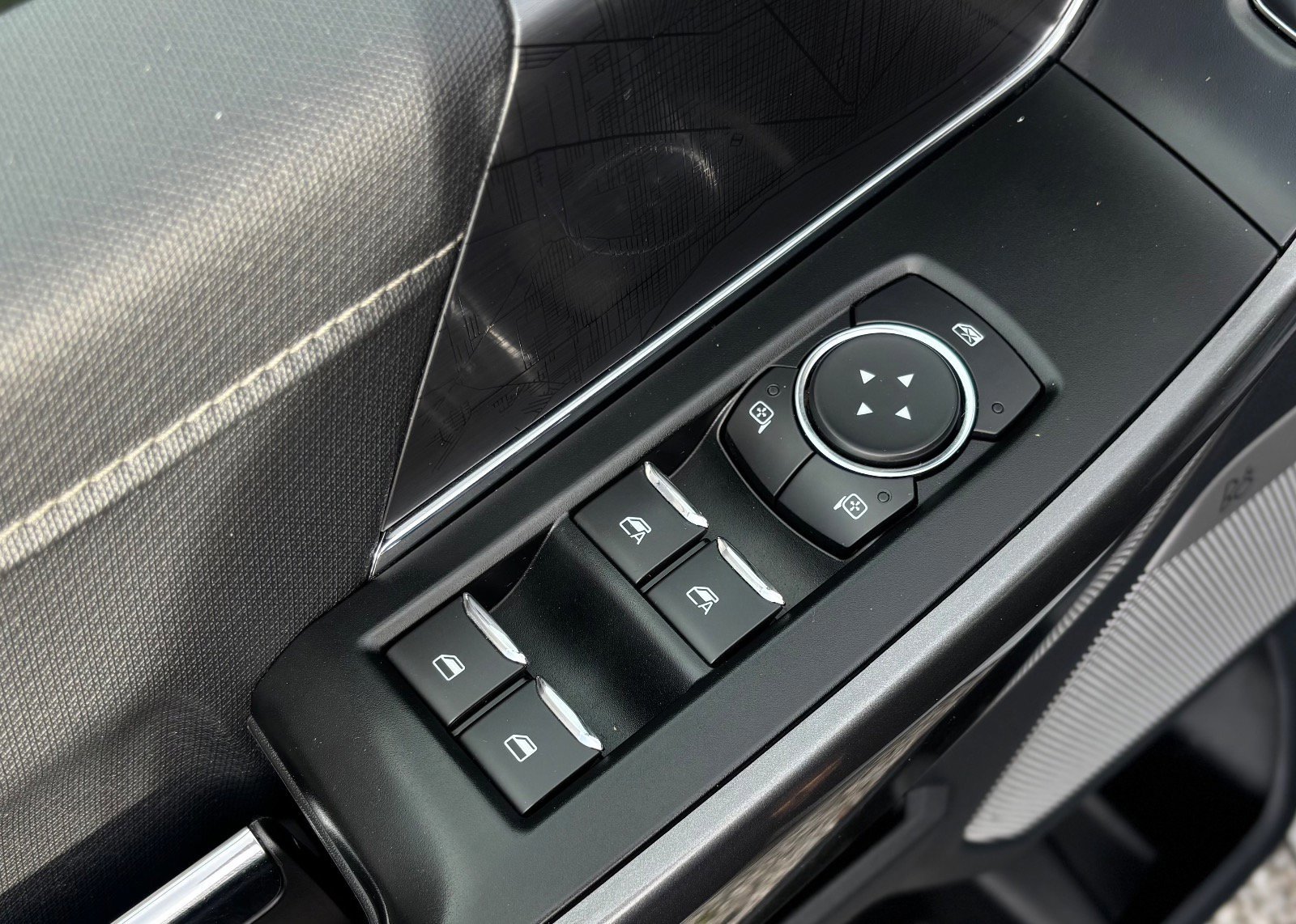 Certified 2022 Ford F150 XLT w/ Equipment Group 302A High image 31