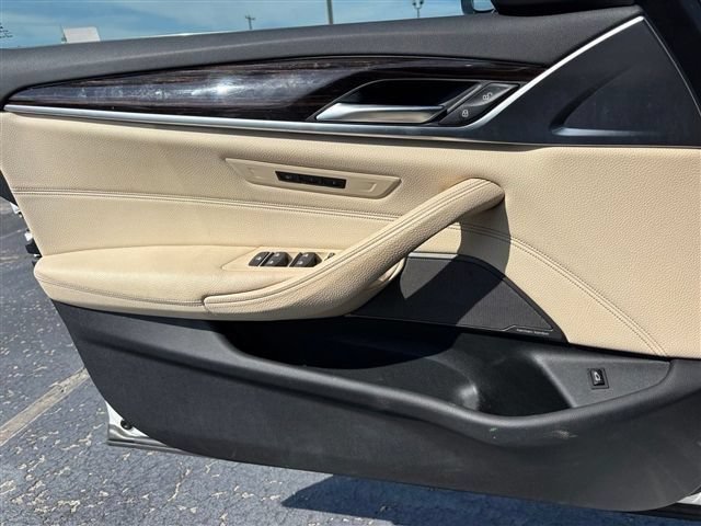 Used 2017 BMW 540i RWD image 15