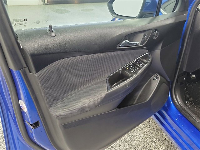 Used 2017 Chevrolet Cruze LT w/ Convenience Package image 6