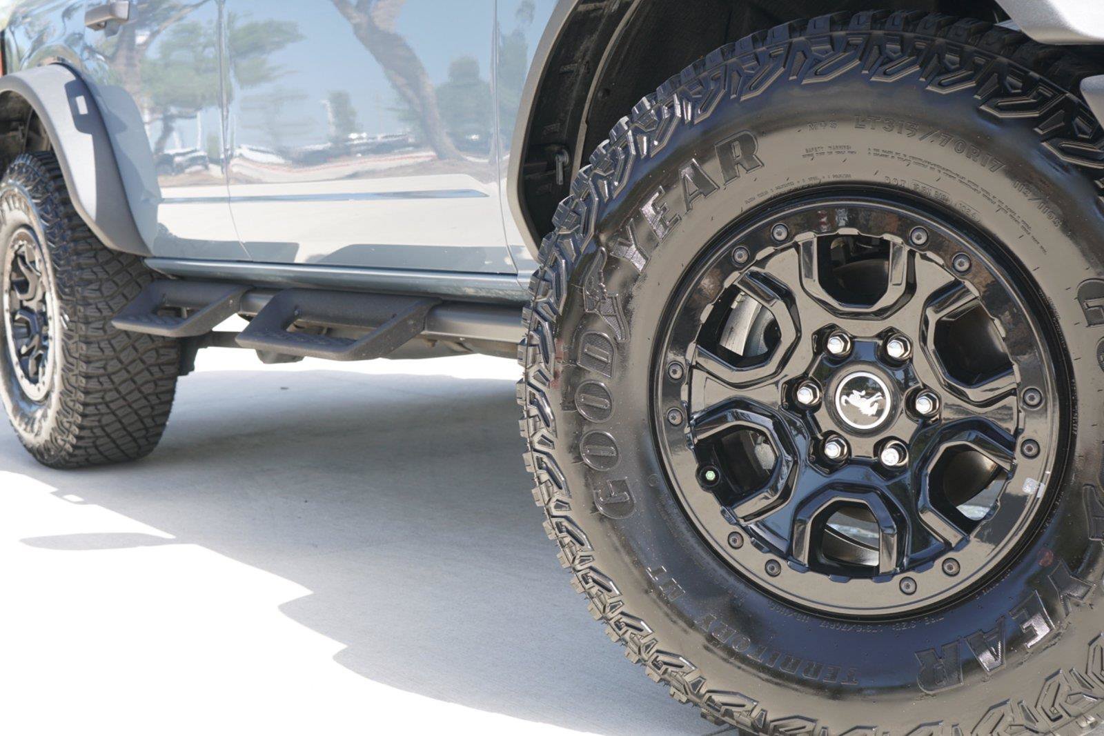 Certified 2024 Ford Bronco Wildtrak AWD/4WD image 2