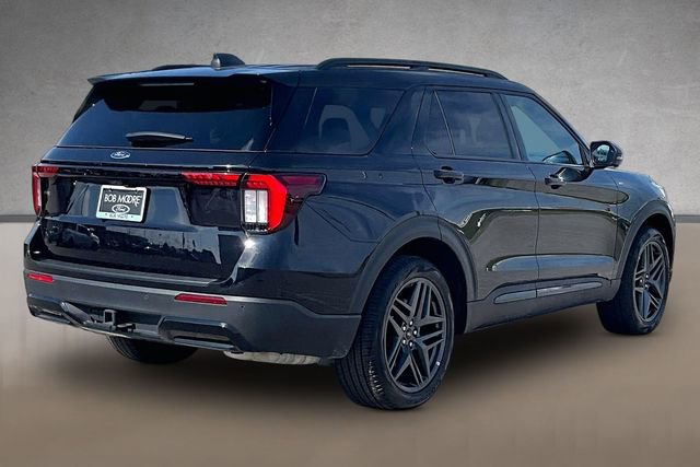 Certified 2025 Ford Explorer ST-Line w/ ST-Line Street Pack AWD/4WD image 2