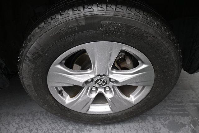 Used 2023 Toyota RAV4 XLE AWD/4WD image 16