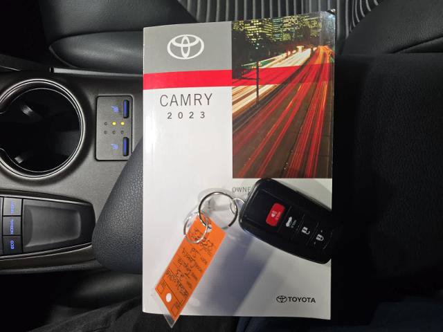 Used 2023 Toyota Camry SE w/ Cold Weather Package FWD image 10
