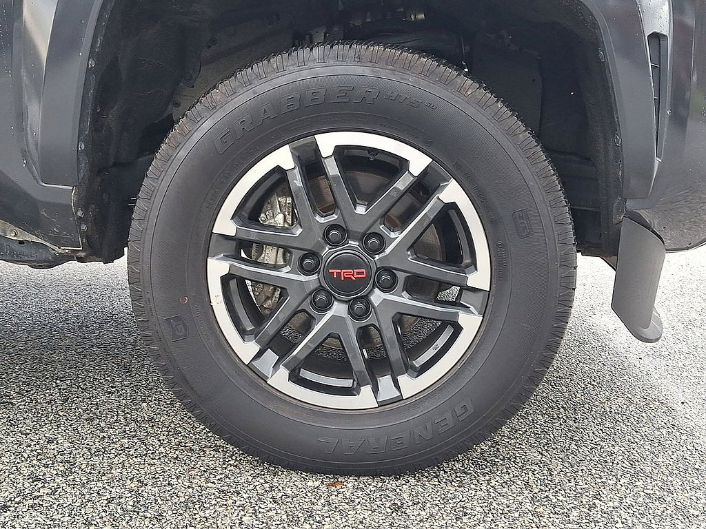 Used 2025 Toyota Tacoma TRD Sport AWD/4WD image 27