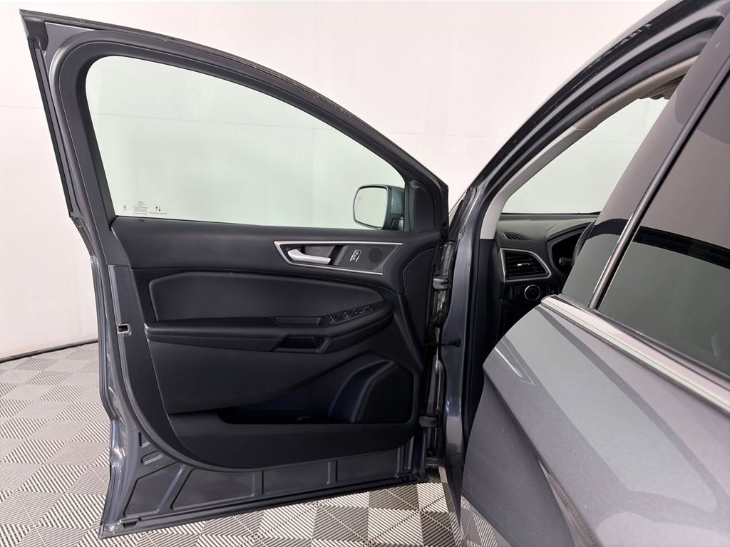 Certified 2024 Ford Edge SEL image 9