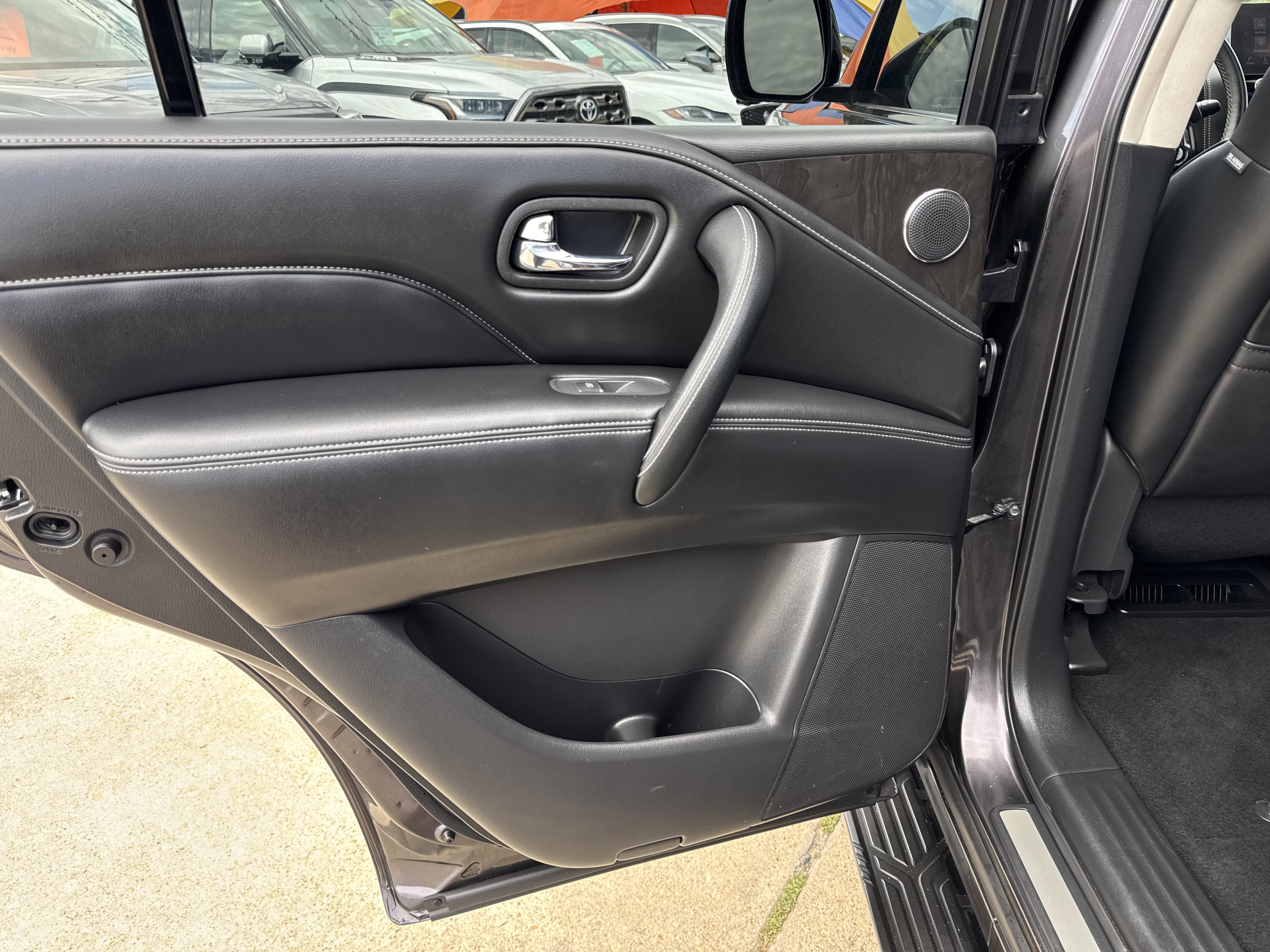 Used 2024 INFINITI QX80 Luxe image 16