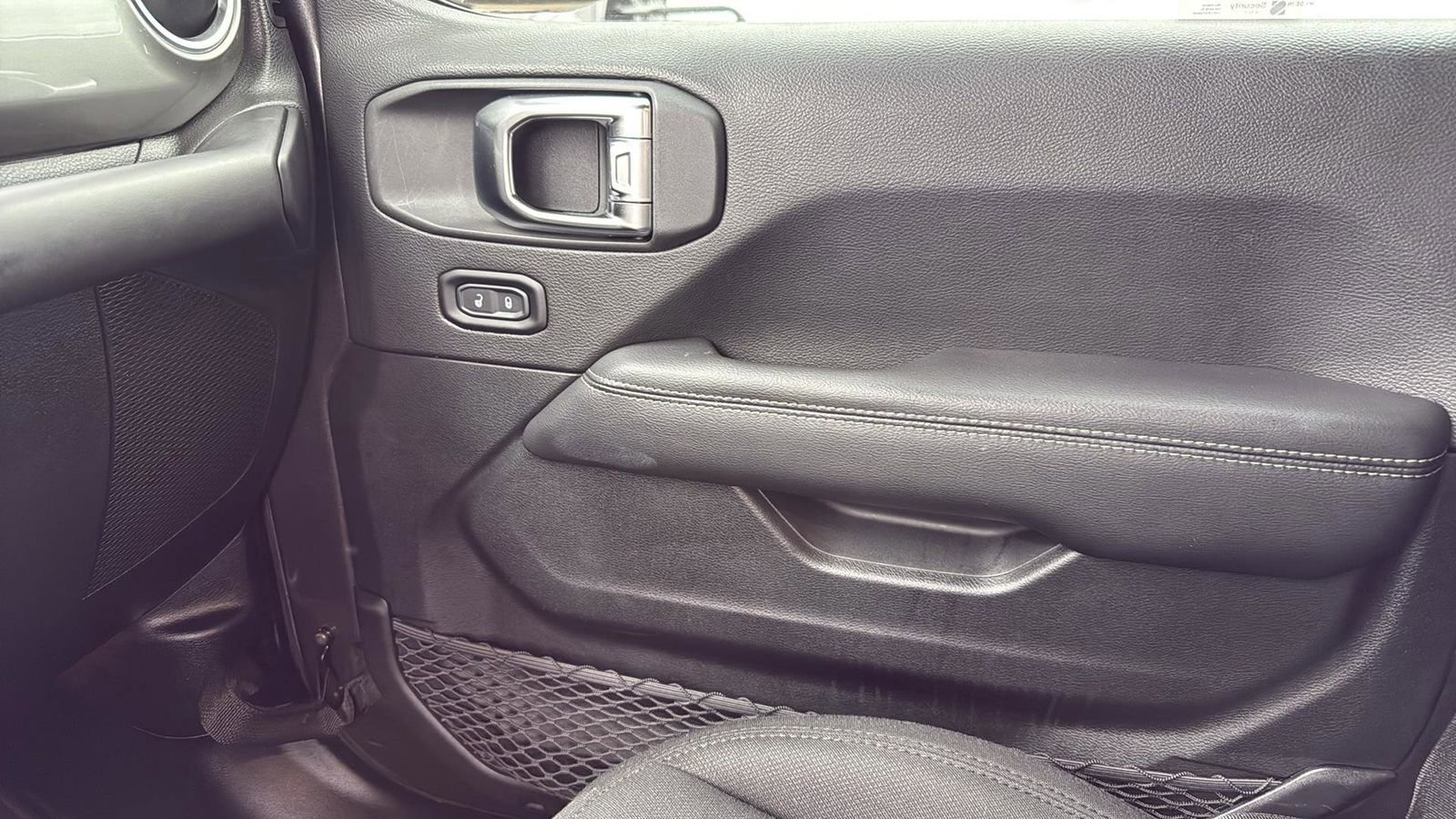 Used 2020 Jeep Wrangler Unlimited Sahara image 24