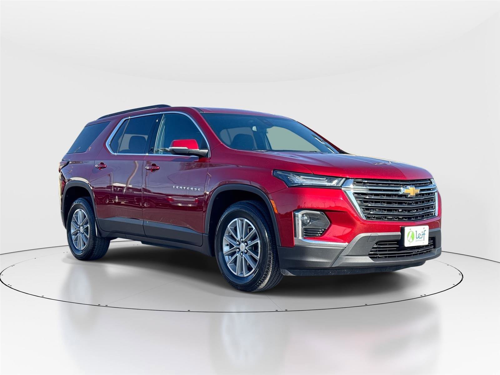 Used 2023 Chevrolet Traverse LT image 1