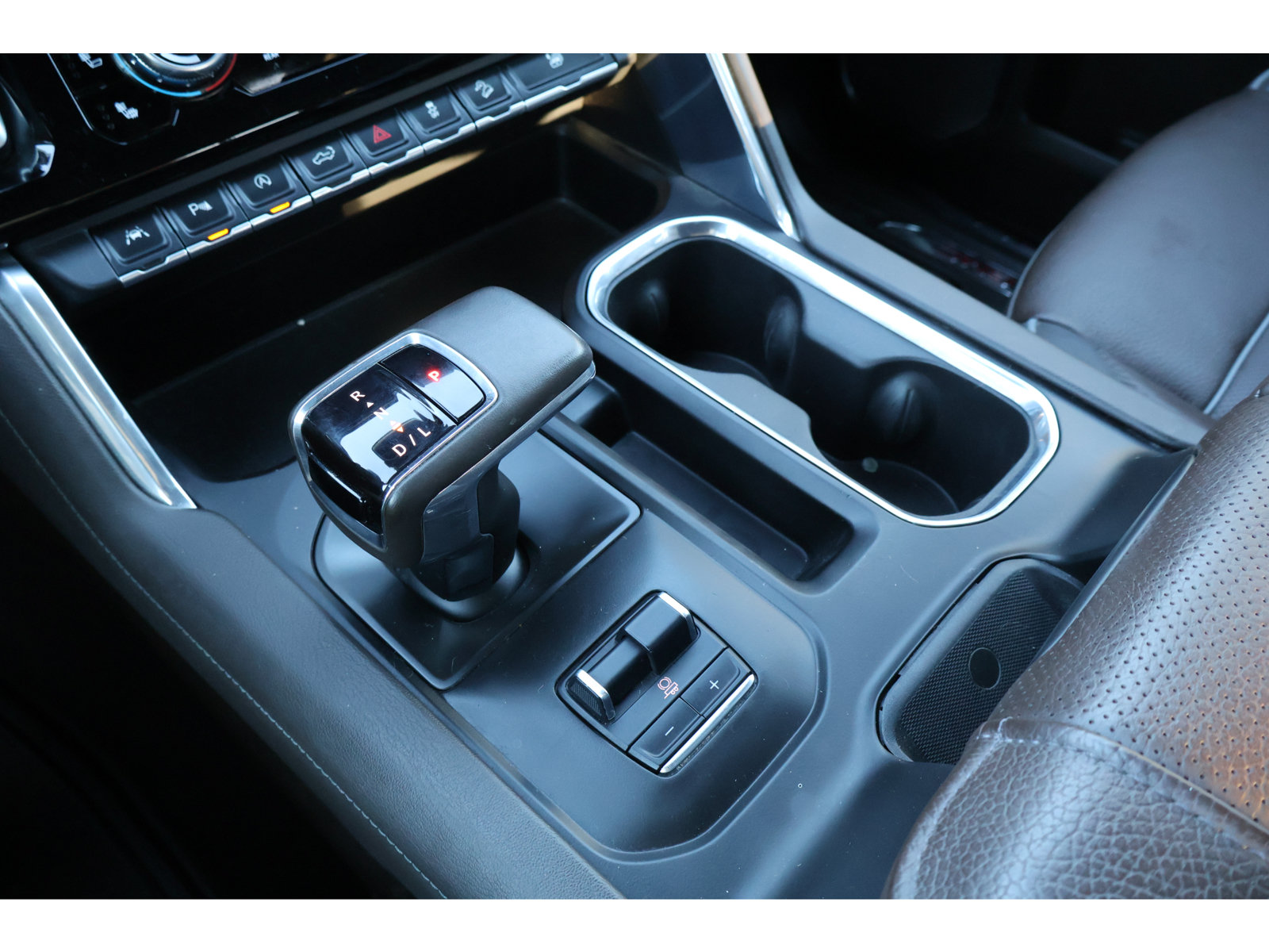Used 2024 GMC Sierra 1500 Denali w/ Technology Package AWD/4WD image 32