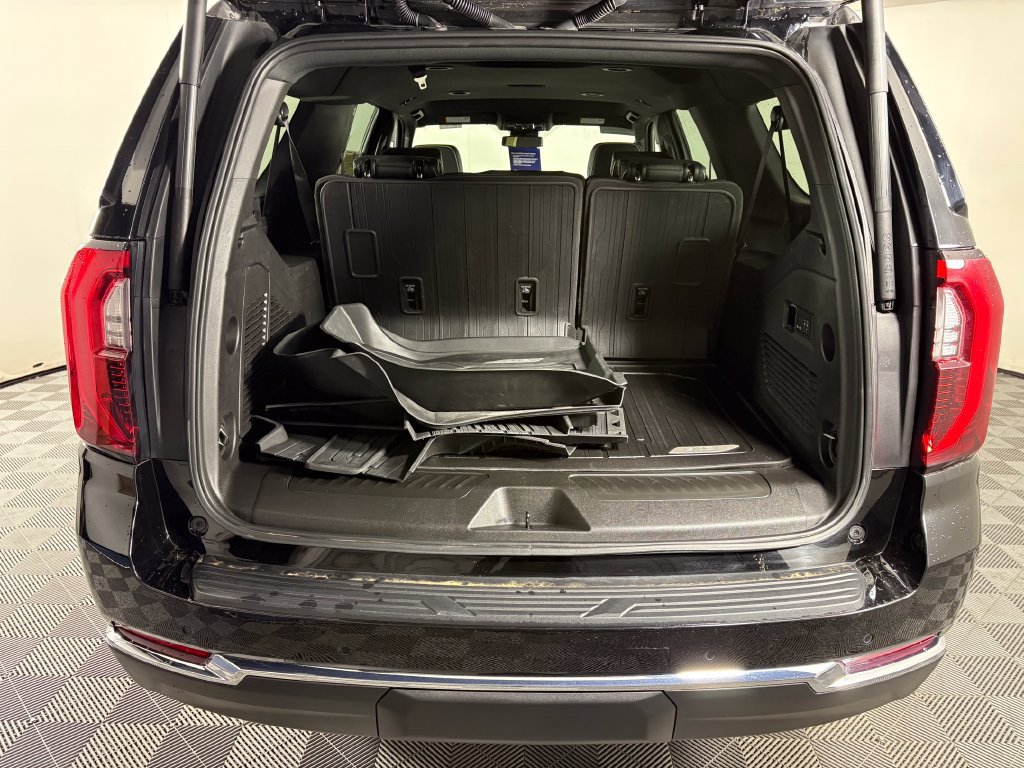 Used 2026 GMC Yukon XL Elevation w/ LPO, Elevation Black Package AWD/4WD image 32