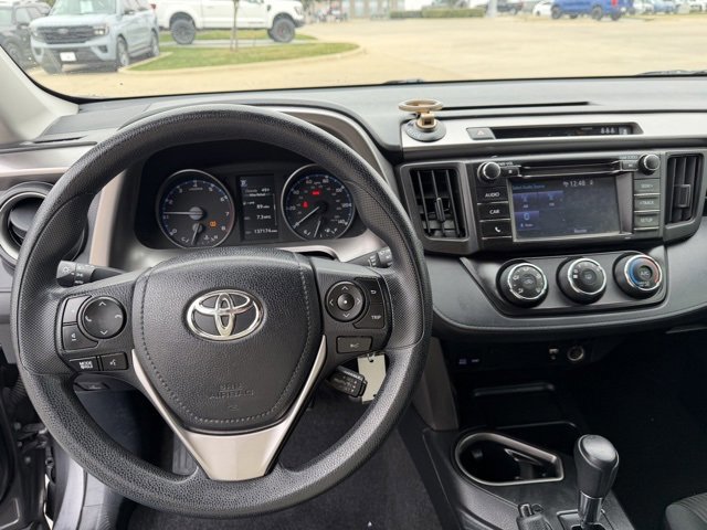 Used 2018 Toyota RAV4 LE image 12