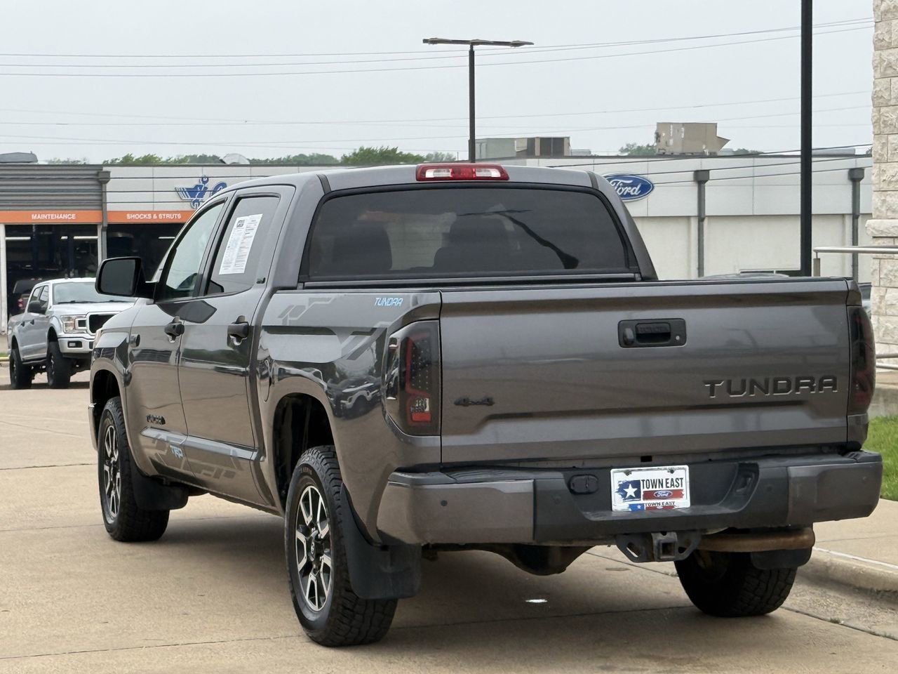 Used 2018 Toyota Tundra SR5 w/ SR5 Upgrade Package AWD/4WD image 5