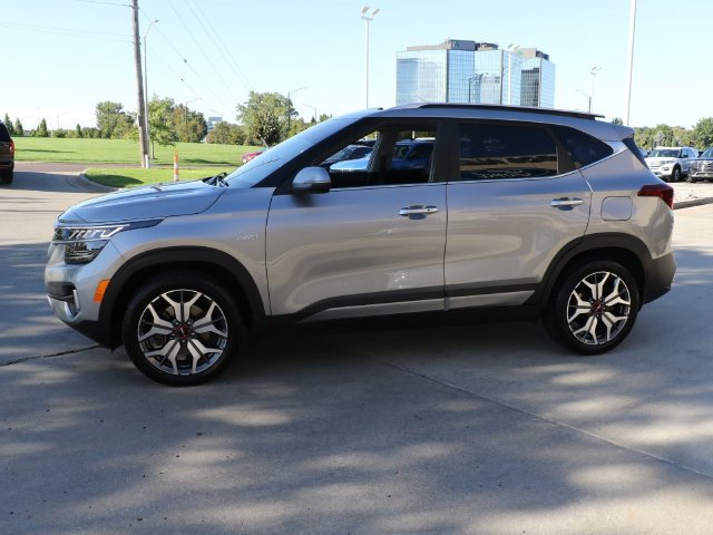 Used 2022 Kia Seltos SX w/ Sunroof Package AWD/4WD image 4
